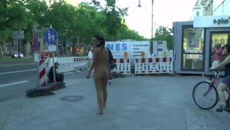 Crazy Babe Nicole Naked On Public Streets